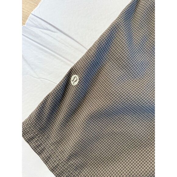 Lululemon Mens Shorts Size 36 Checkered Chino Metal Button Stretch Style - Picture 11 of 14